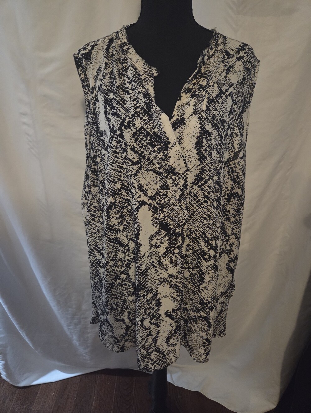Worthington Black and White Snake-Print Sleeveless Camisole